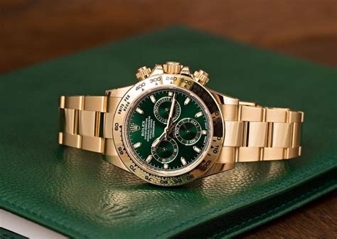 silver rolex green face|Altro.